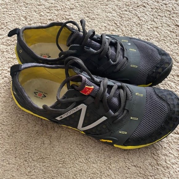 minimus trail running shoe